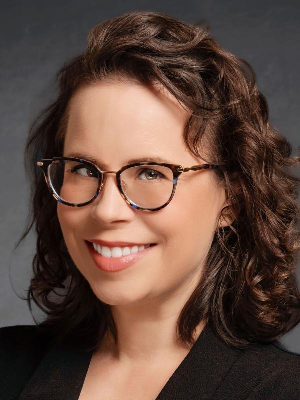 Amanda La Bella, Advancement