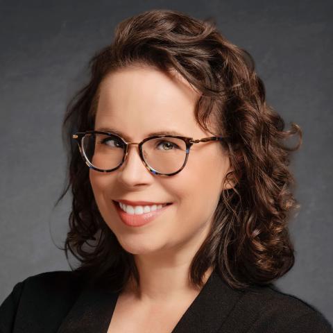 Amanda La Bella, Advancement